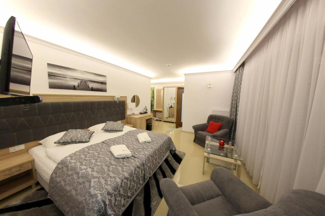Wichrowe Wzgorze Chmielno Hotel Bagian luar foto