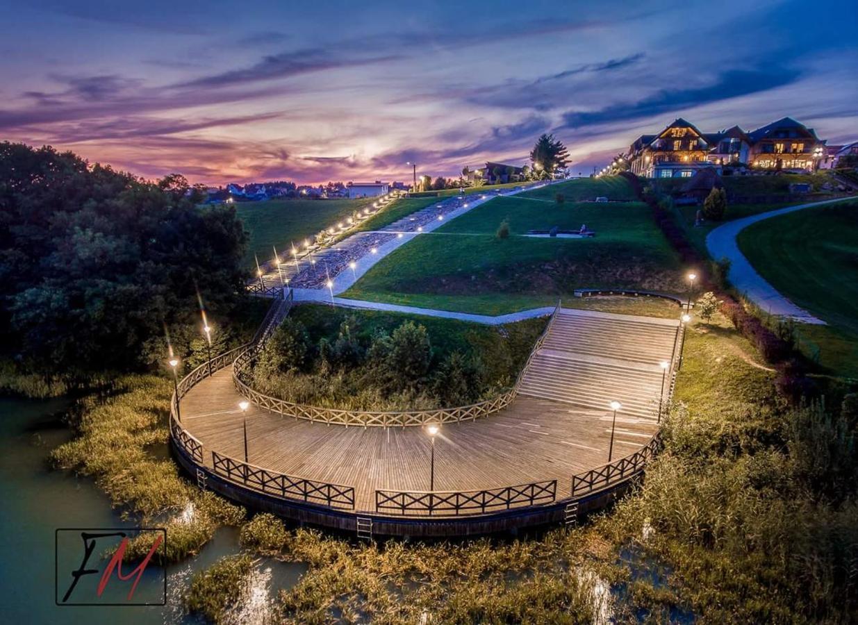Wichrowe Wzgorze Chmielno Hotel Bagian luar foto