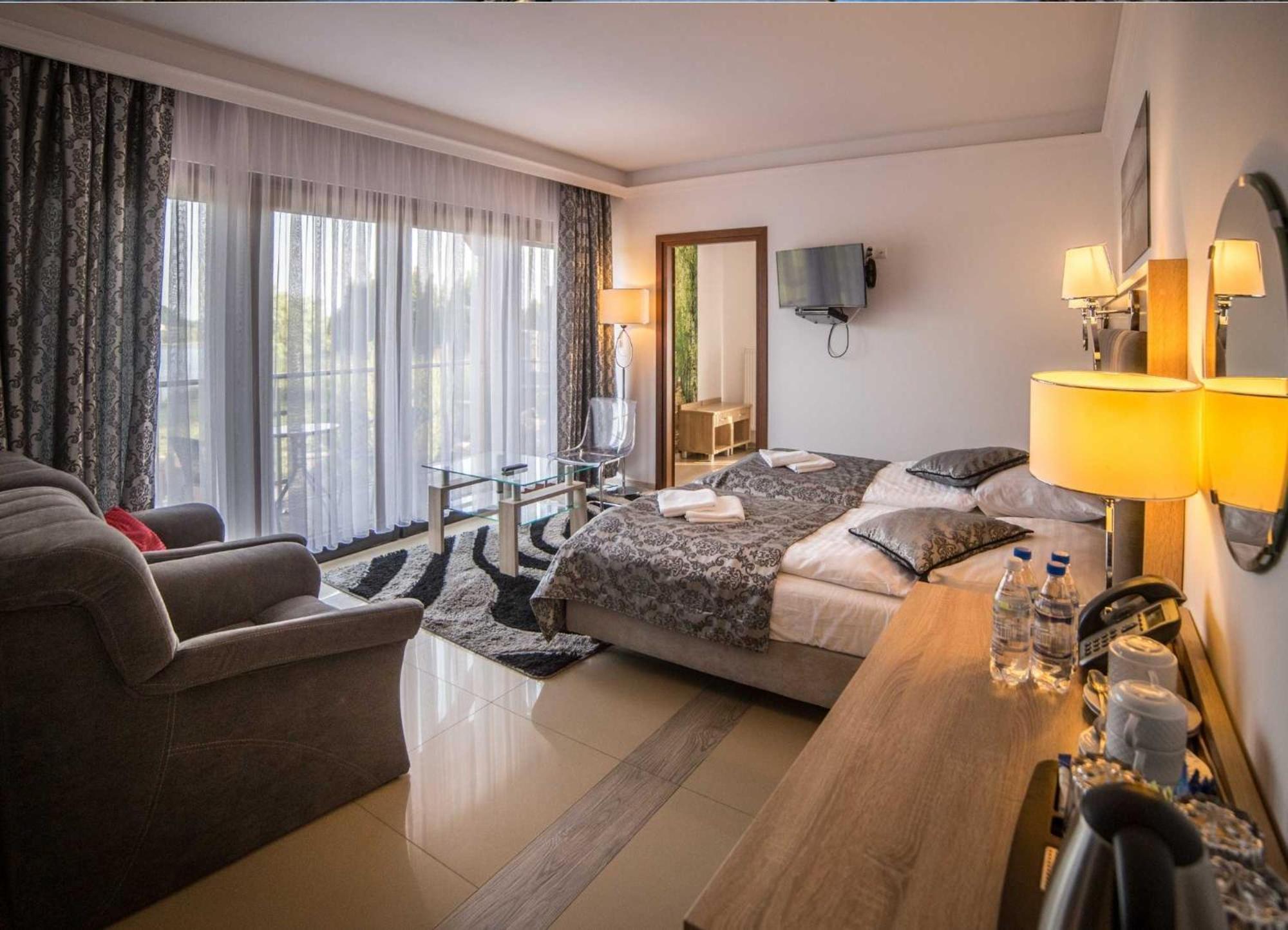 Wichrowe Wzgorze Chmielno Hotel Bagian luar foto