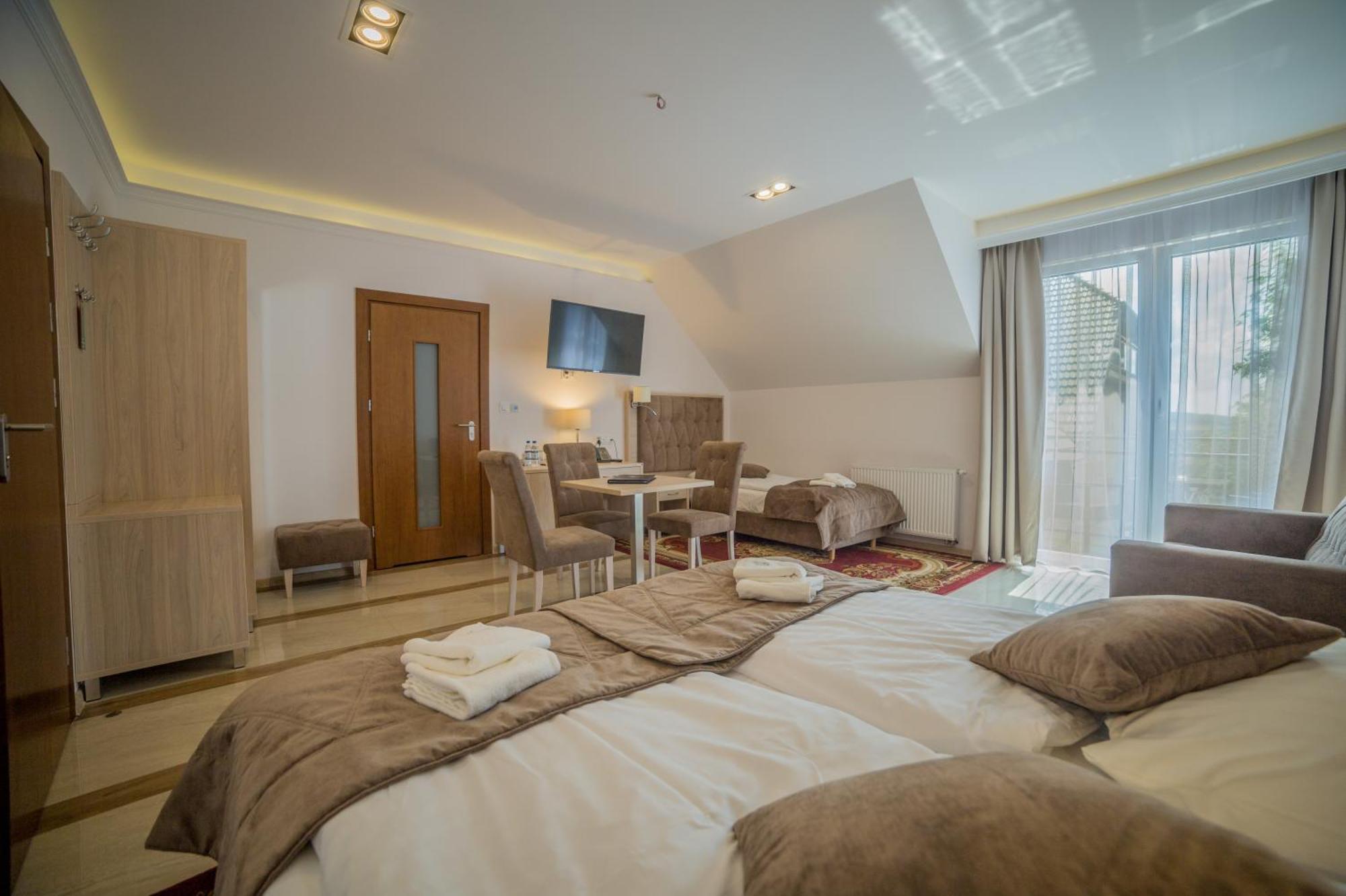 Wichrowe Wzgorze Chmielno Hotel Bagian luar foto